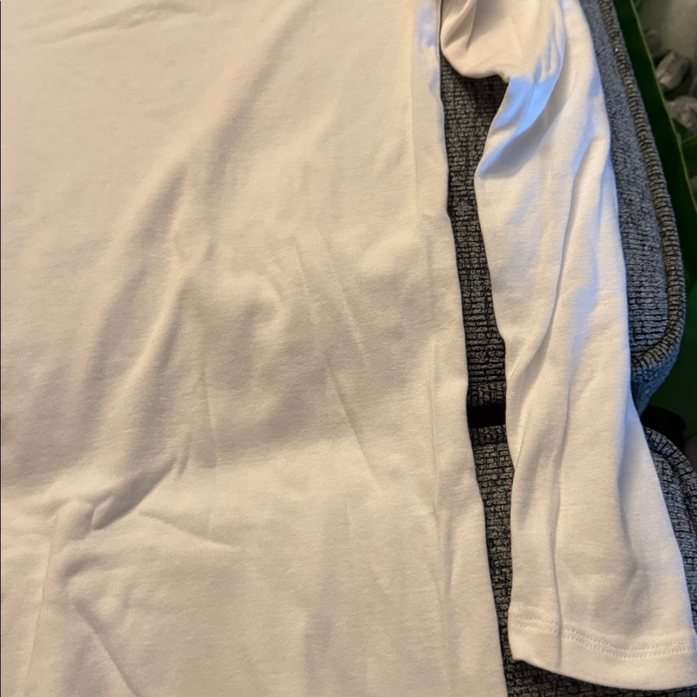 GAP Cream/White Favorite Crew Shirt - Size Small - Picture 14 of 15